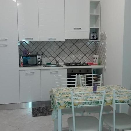 דירות דסנזאנו דל גארדה Marilyn House מראה חיצוני תמונה