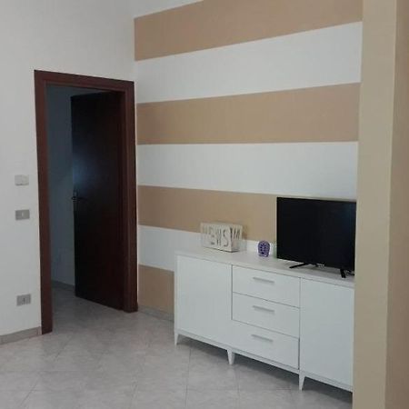 דירות דסנזאנו דל גארדה Marilyn House מראה חיצוני תמונה