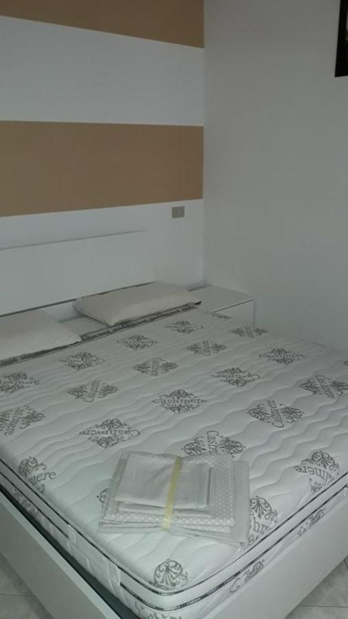 דירות דסנזאנו דל גארדה Marilyn House מראה חיצוני תמונה